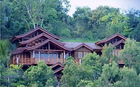 Villa Empat Puluh Dua
